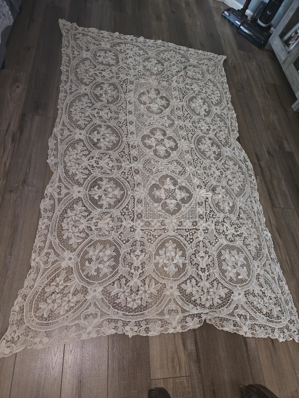 Vintage Floral Crochet Lace Tablecloth - Cream 86"×54"